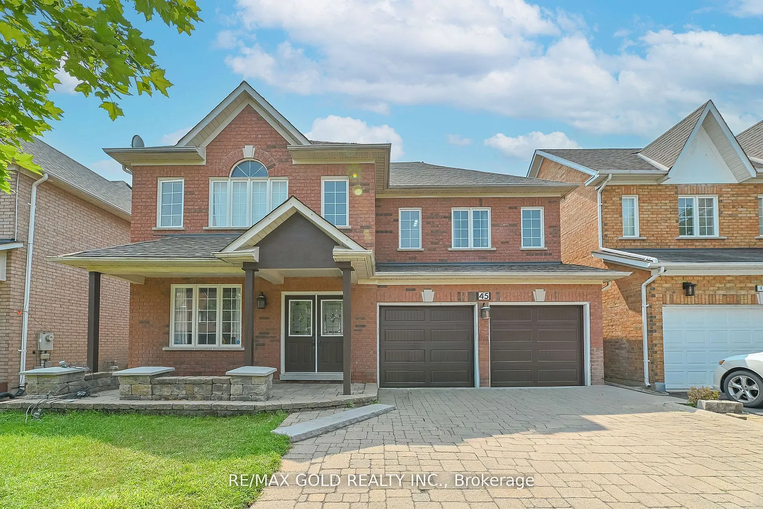 45 Treeline Blvd photo 1