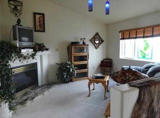 1001 Weatherby Dr, Cheyenne, WY 82007