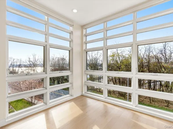 30 Beekman Street #207, Beacon, NY 12508