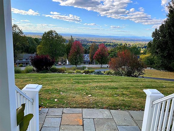 4th image of 220 Devon Farms Road