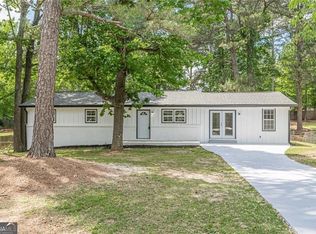 8591 Chestnut Ln, Lithia Springs, GA 30122