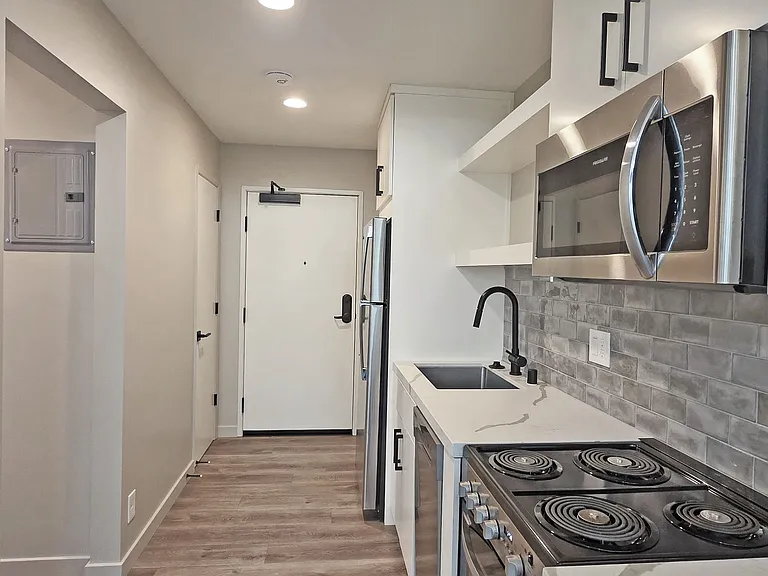 2716 N St #302 — Photo 3