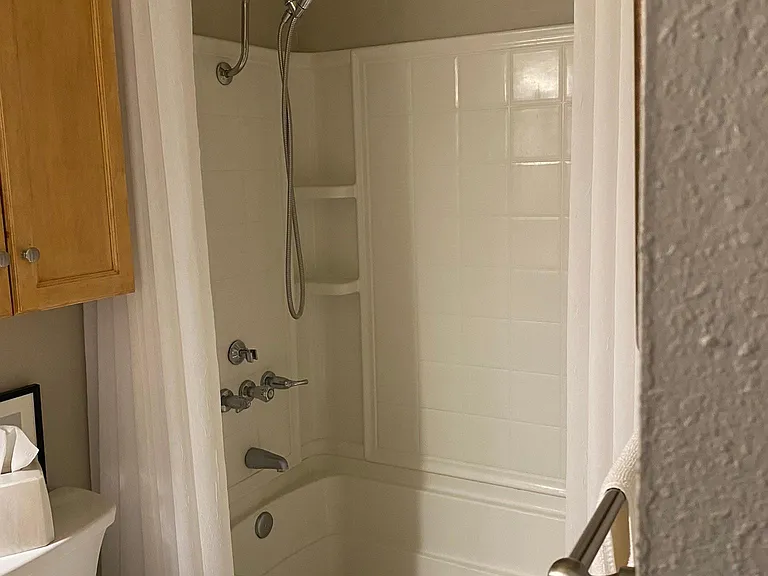 840 S Langley Ave #102 — Photo 14