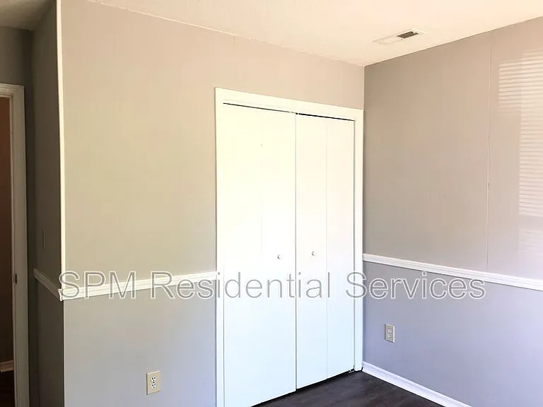 240 Buff Cir — Photo 13