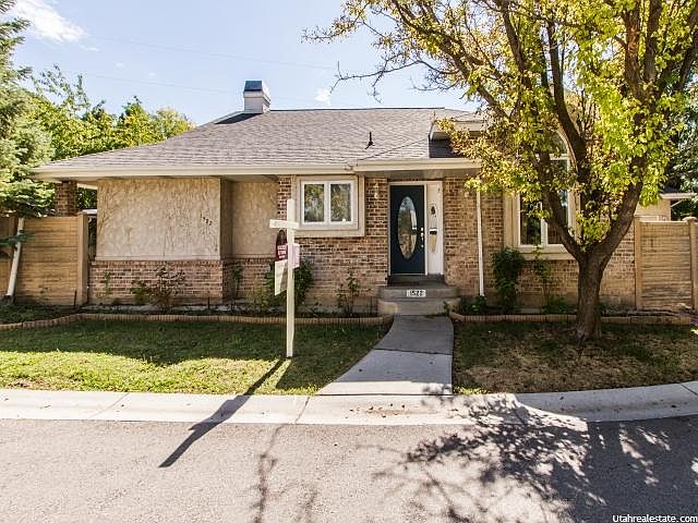 1st image of 1522 E Amblewood Ln
