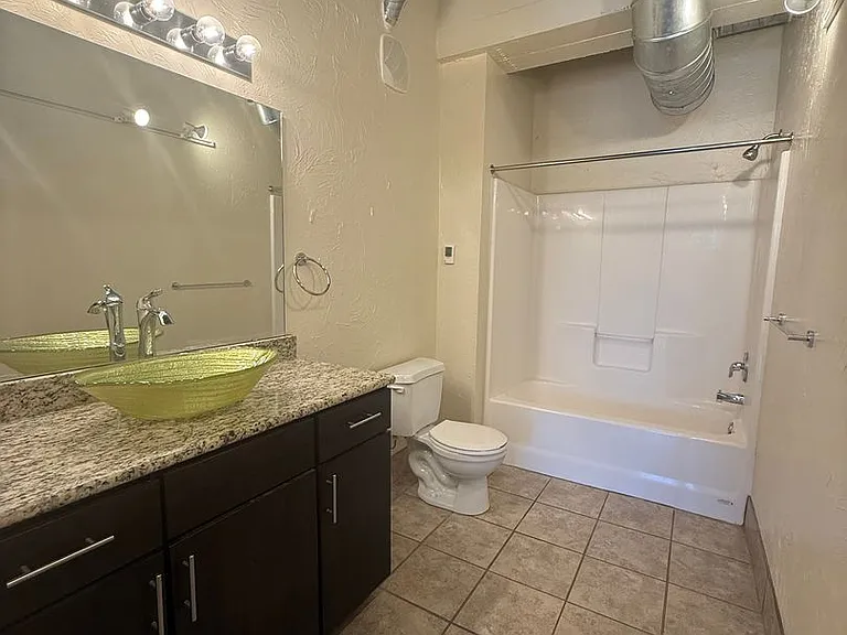 213 W Olive St #207 — Photo 8
