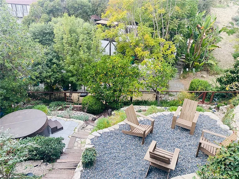 843 La Vista Dr — Photo 24