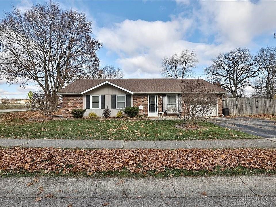 1st image of 494 Forest Ave