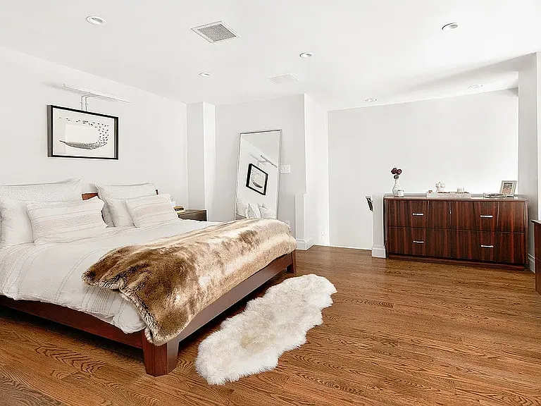 133 2nd Ave #2 — Photo 8