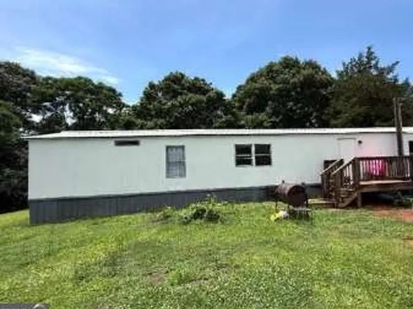 26 Leanne Dr, Hartwell, GA 30643