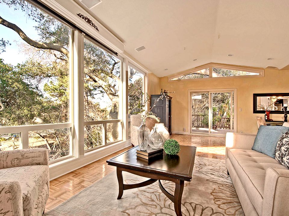 1st image of 220 Garden Hill Dr