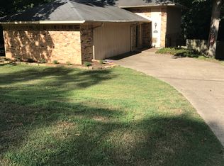 302 Crestwood St, Nacogdoches, TX 75961