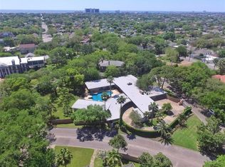 43 Cedar Lawn Cir, Galveston, TX 77551