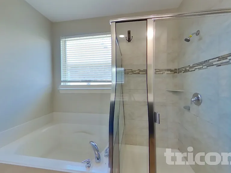 11201 Klondike Ln — Photo 9