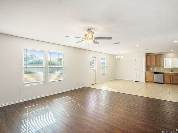 4th image of 11834 Silver Arbor