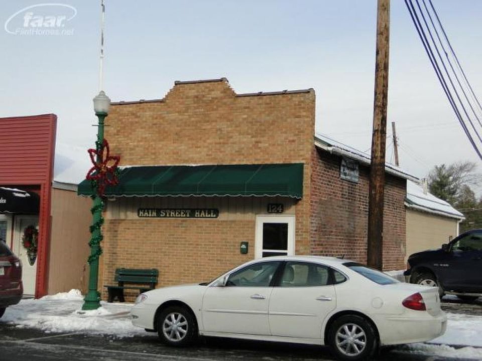 1st image of 124 W Main St
