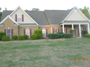 11 Silverbell Ln, Sharpsburg, GA 30277