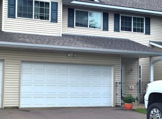 16 Bridgewater Trl, Hudson, WI 54016