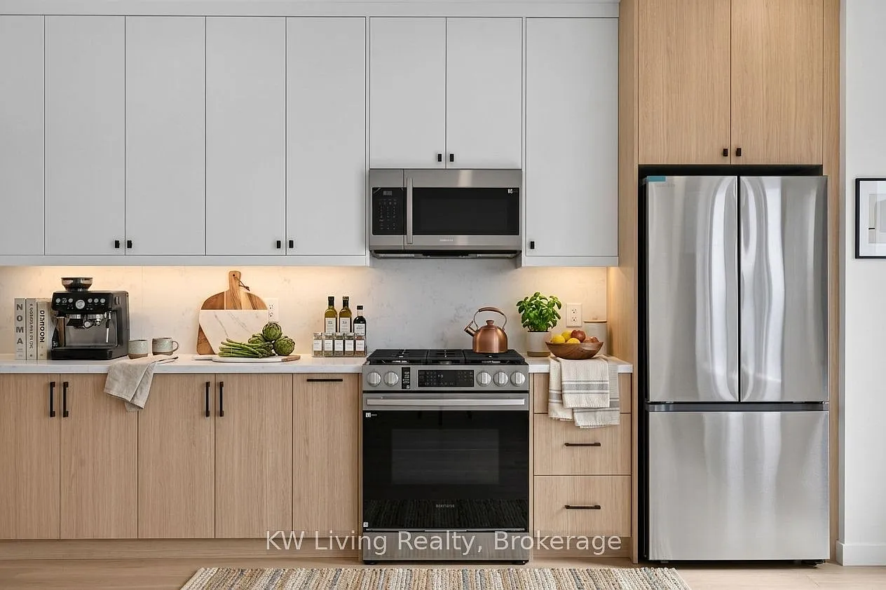 3 bed, $3,000 — Photo 2