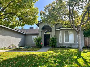 143 Saint Tropez Dr, Madera, CA