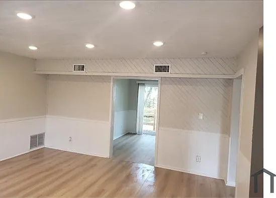 1219 Florence Ct — Photo 10