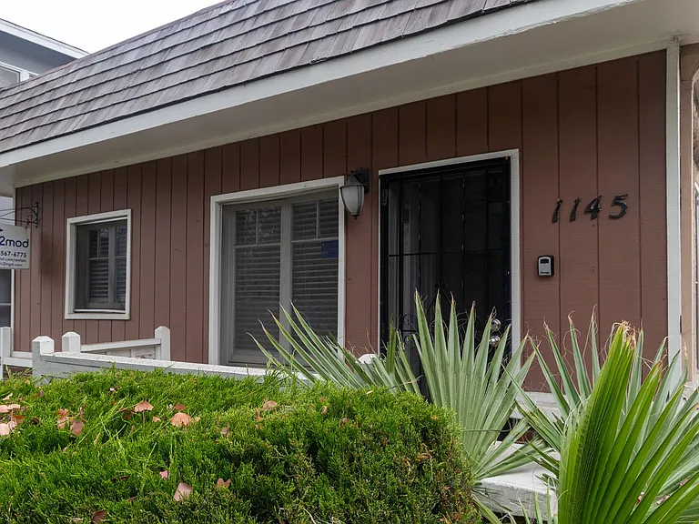 1145 E Appleton St — Photo 2