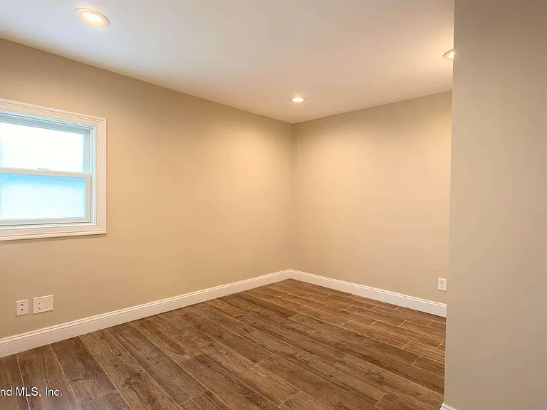 75 Ionia Ave #1 — Photo 1