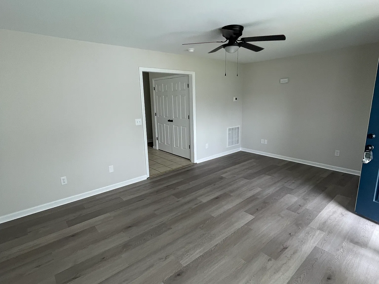 112 Park Place St — Photo 2