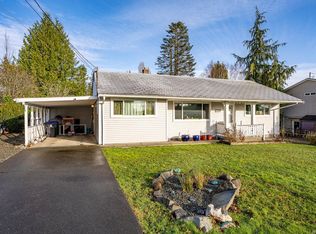 2114 McKenzie Ave, Comox, BC V9M 1M7