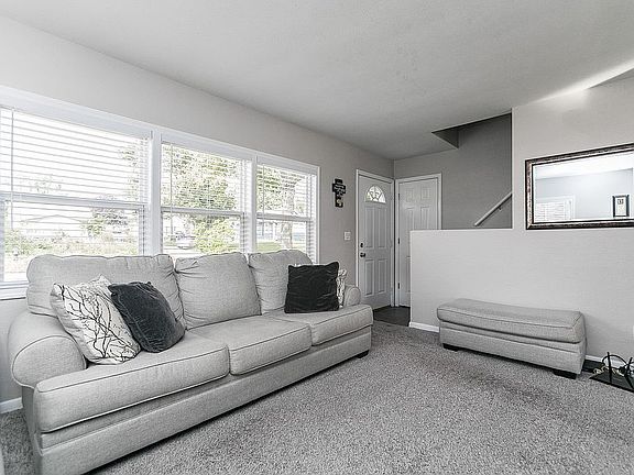 3rd image of 2413 Fruitland Blvd SW