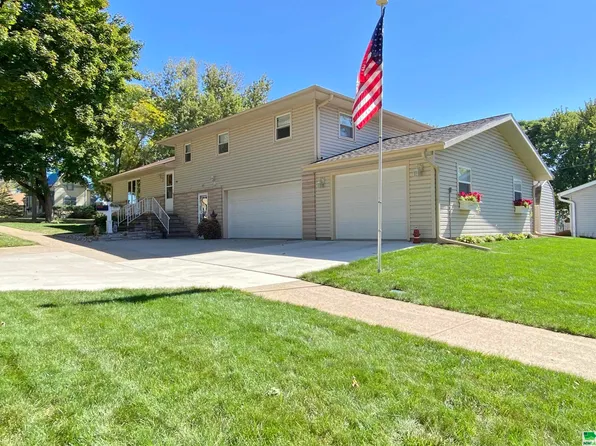 150 4th St SE, Le Mars, IA 51031