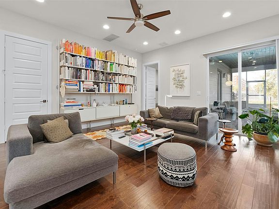 4th image of 1100 Saucedo St #B