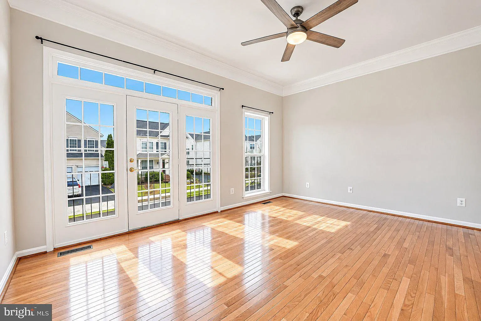 4 bed, 3.5 bath, 2568 sqft, $3,999 — Photo 4