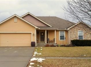 923 Southfork St, Lansing, KS 66043