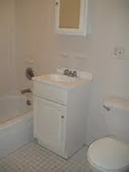 Rented by Robyn Lee, LREB