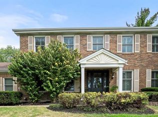2300 E Royal Ct, Saint Louis, MO 63131