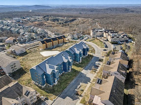 5th image of 16 Chevron Road #302