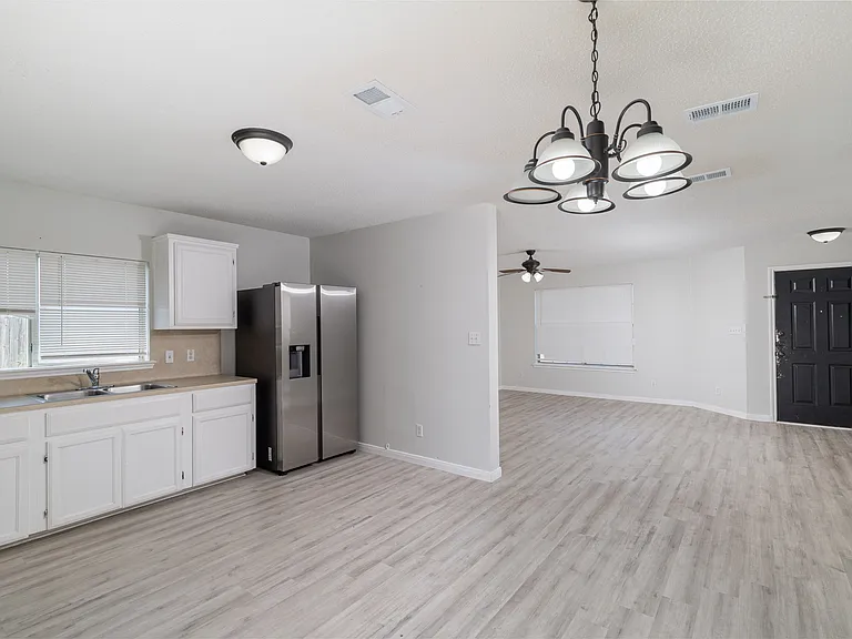 3425 Ozark Ave — Photo 7