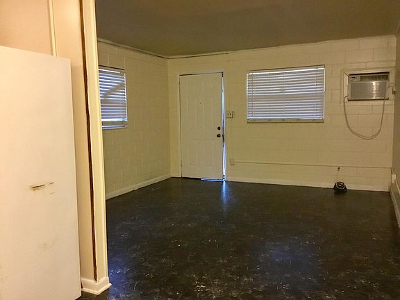 3rd image of 1716 Saxon St APT 2