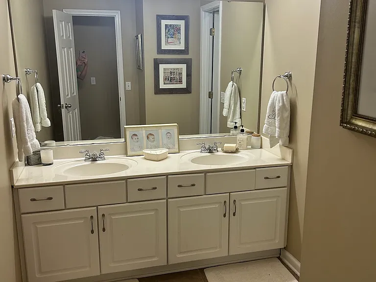 1002 Scarlett Dr — Photo 3