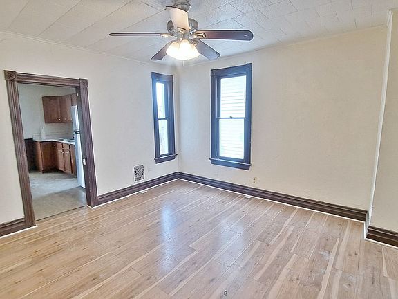 5th image of 233-235 Centennial Ave