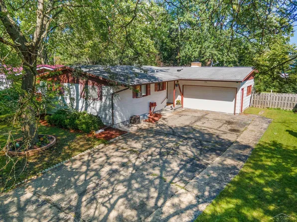 2706 Dawn Dr, Midland, MI 48642