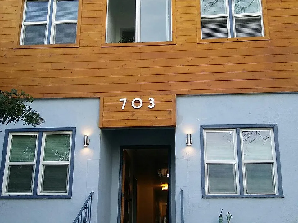 703 E Providencia Ave #102