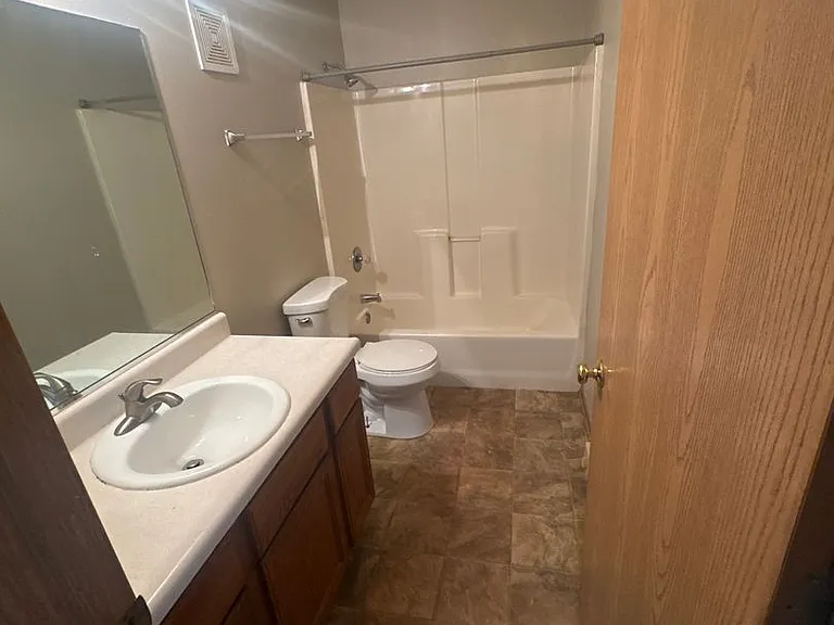 1201 E Bell Avenue — Photo 19