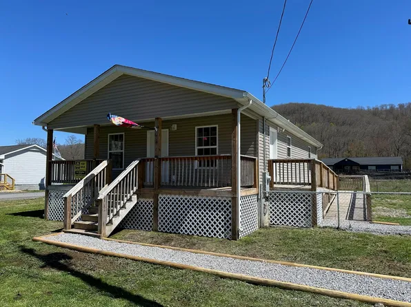 206 22nd St, Rainelle, WV 25962