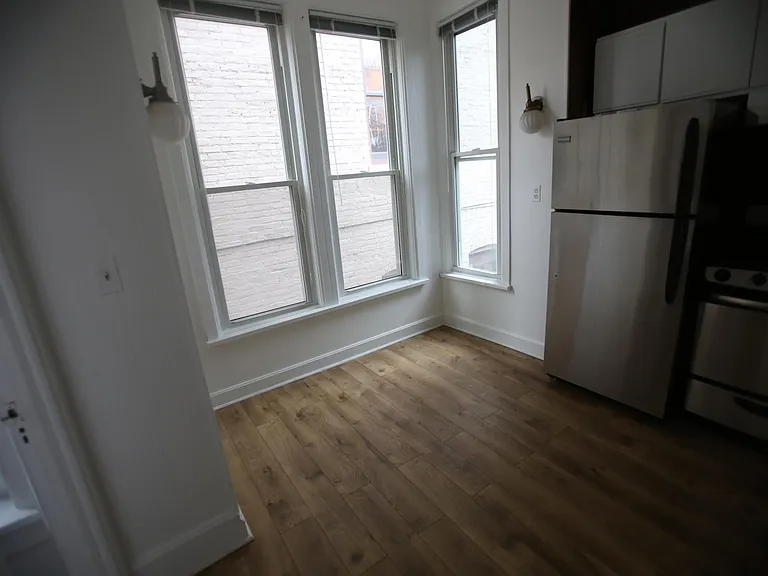 2409 N Geneva Ter #2 — Photo 10