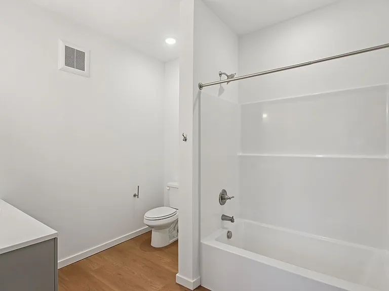 Portland Place Apartments — Photo 15