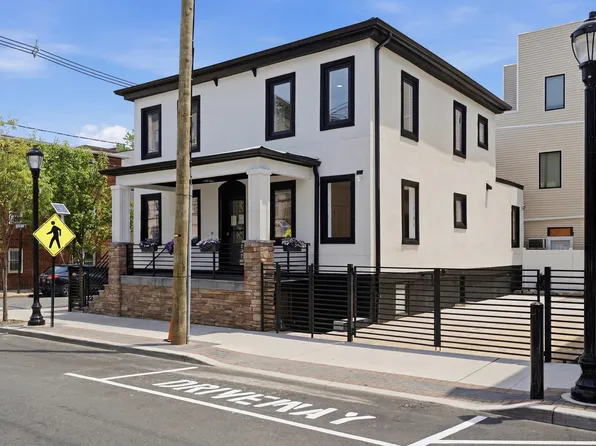 3414 /3412 Hudson Avenue image 1 of 50