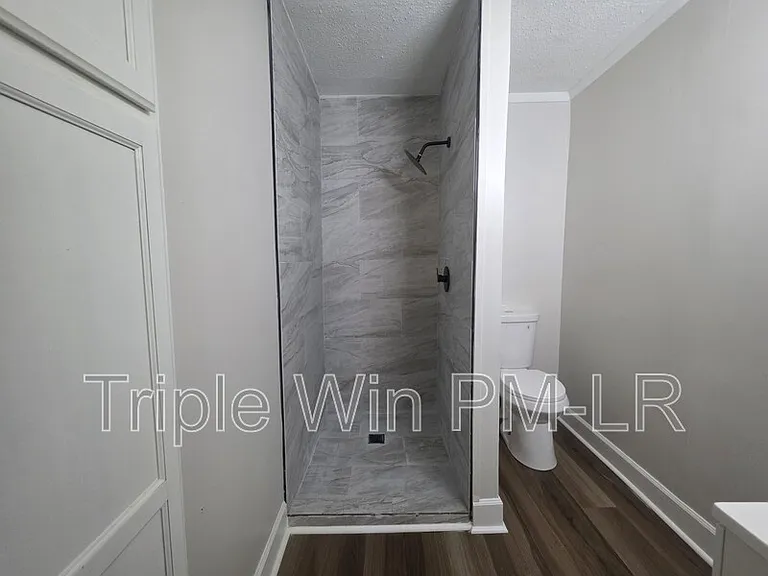 8700 Winston Dr — Photo 24