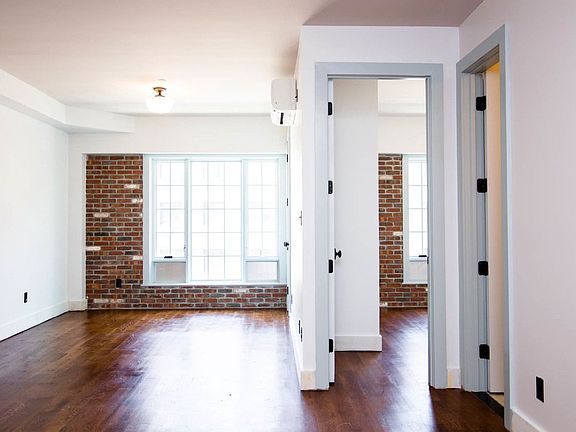 3rd image of 43 Brooklyn Ave APT 3B